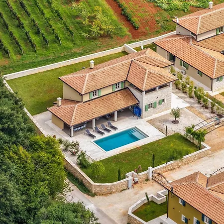 Vila Lunistra In Istria For 10 People With Private Pool & Kids Playground *