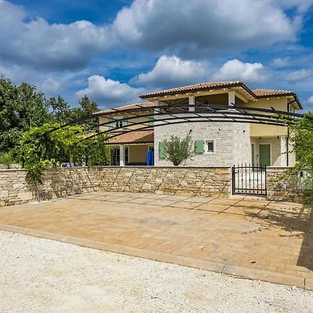 Vila Lunistra In Istria For 10 People With Private Pool & Kids Playground Sivati